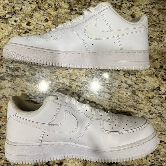 Nike Air Force 1 - Picture 2 of 5